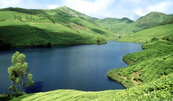 scenic view of boating at Matupetty dam